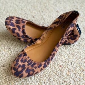 Cheetah flats brand new